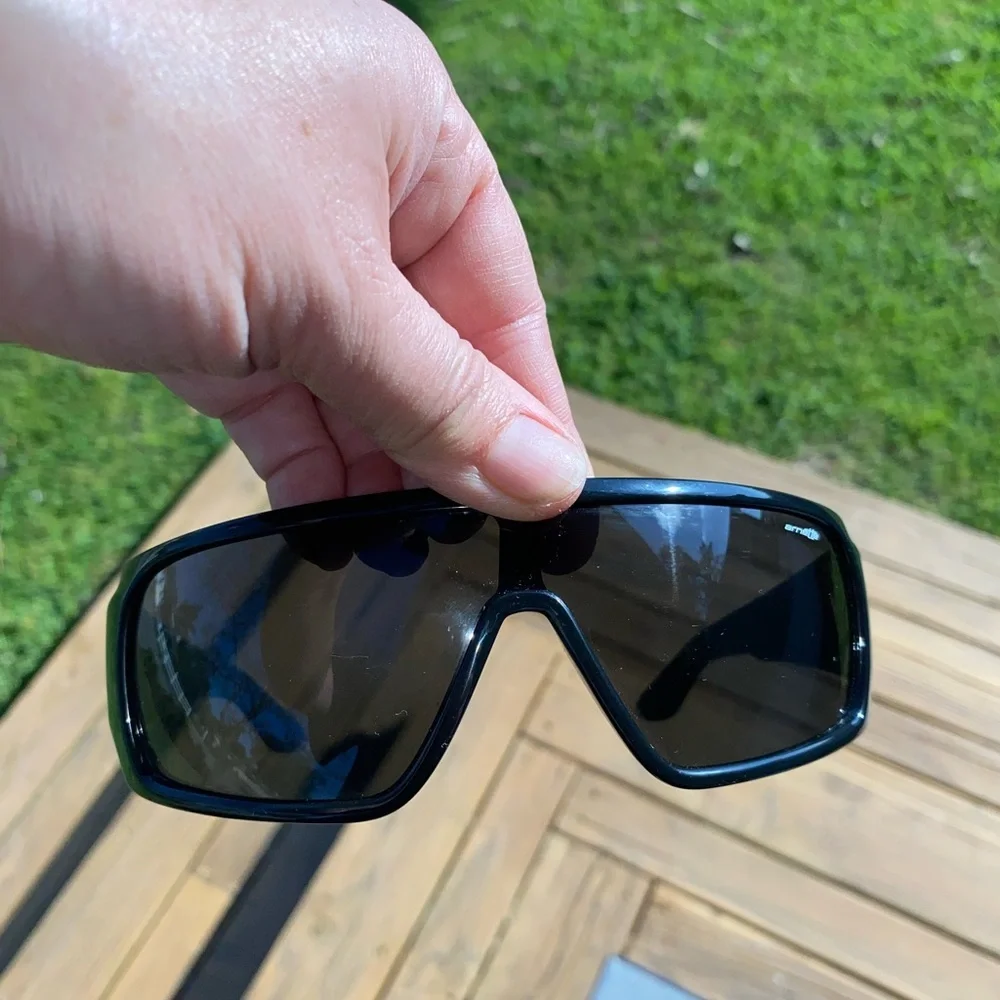 Arnette Glossy Black Barn Burner Sunglasses w/ case silver hardware full cover